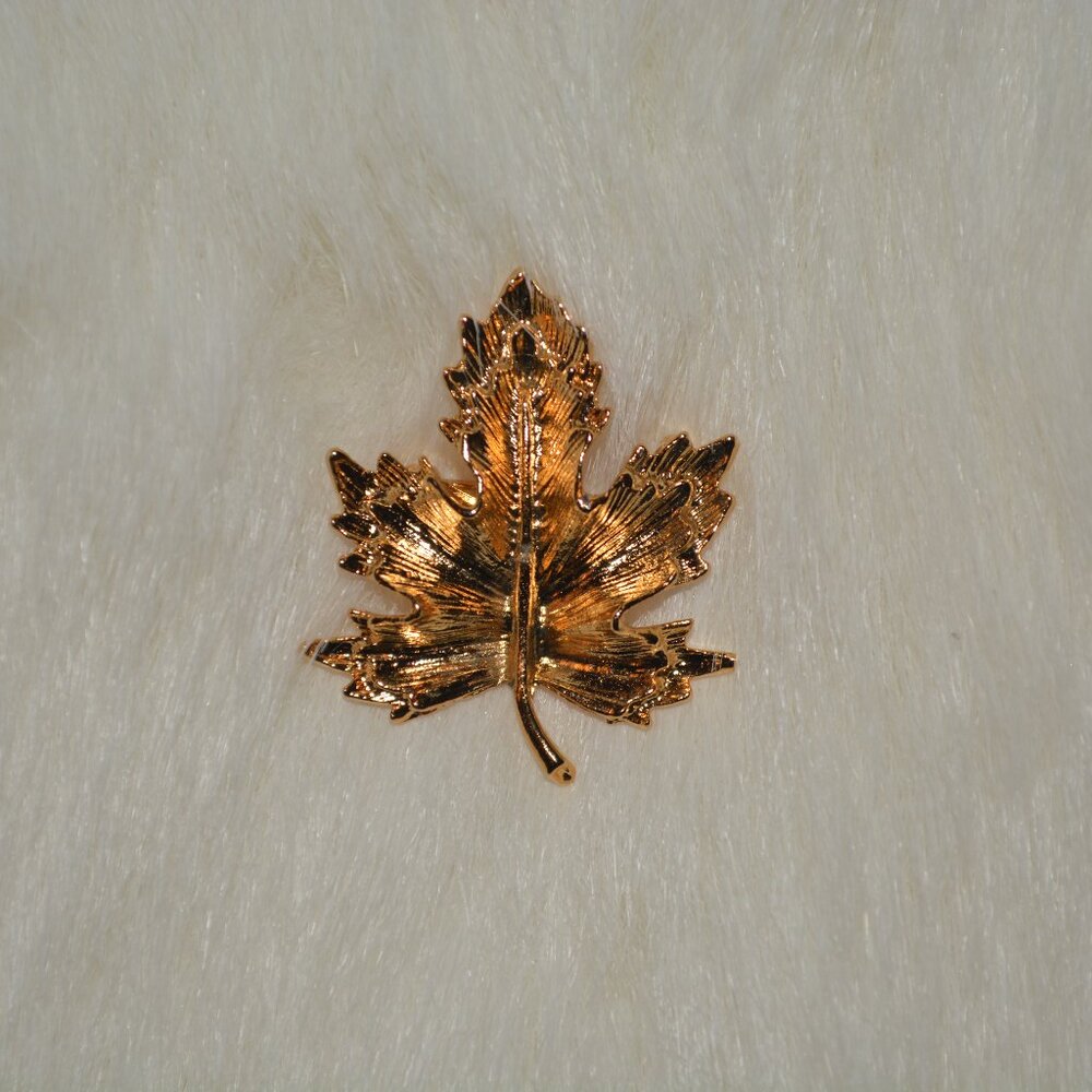 Vintage Gold Brooch Pin of Leaf